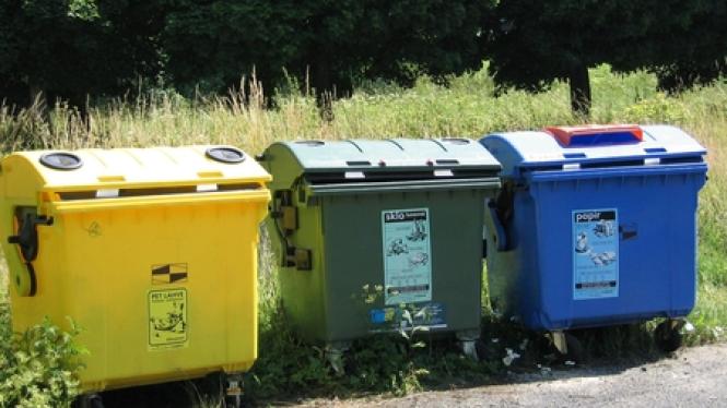 Kontejnery_5 Cropped.jpg