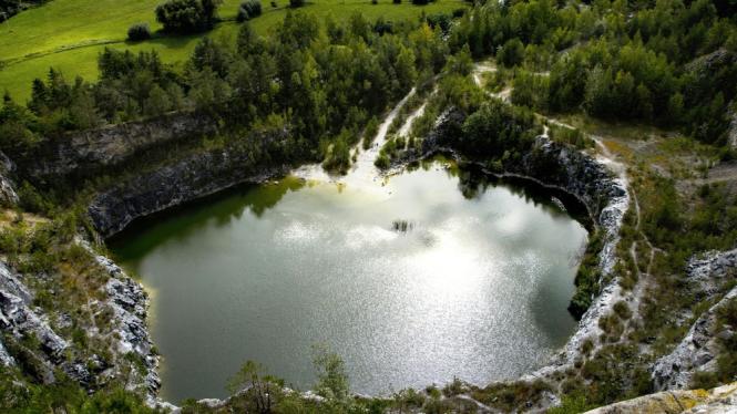 lake ekoujma.jpg