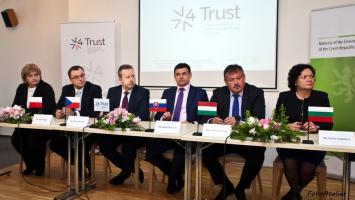 V4_preds_PL Cropped.jpg