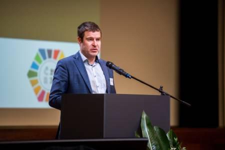 konference 010