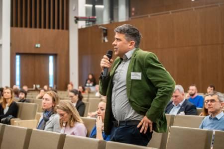 konference 052